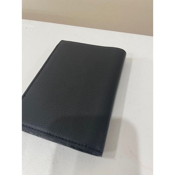 VICTORIA SECRET PASSPORT WALLET BLACK GOLDEN LOGO TRAVELER UTILITY VERSATILE - Picture 7 of 10